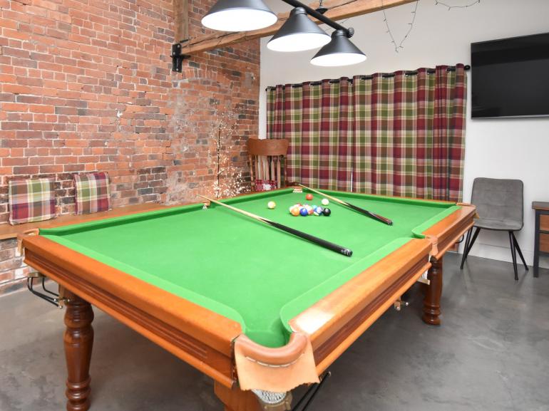 3/4 Size Snooker Table